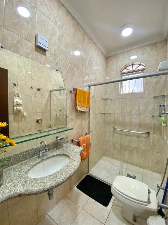 Imagem Casa com 3 Quartos à Venda, 250 m² em Santa Mônica - Belo Horizonte