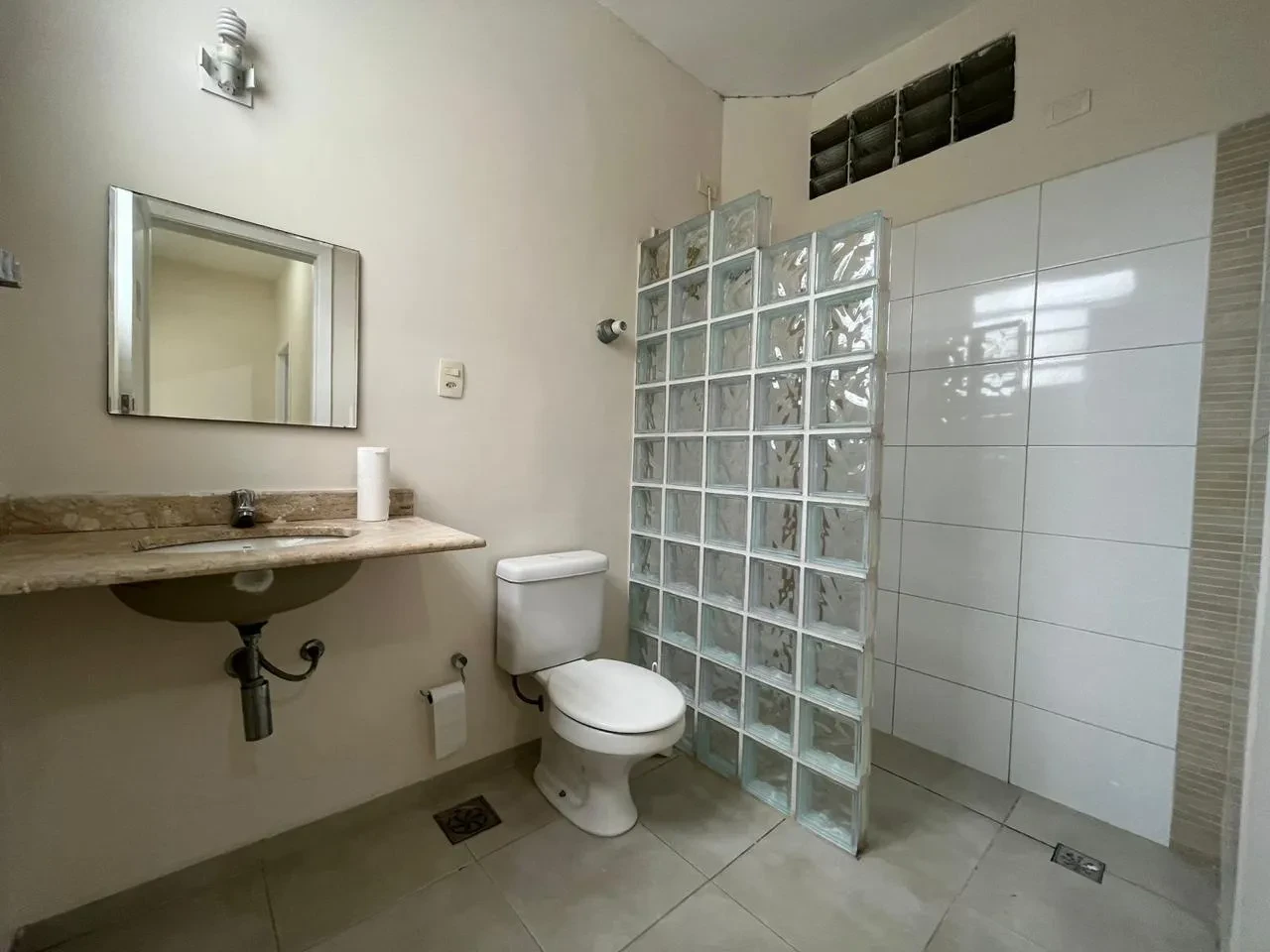 Foto do imóvel: Imóvel Comercial para Alugar, 100 m² em Vila Mathias - Santos