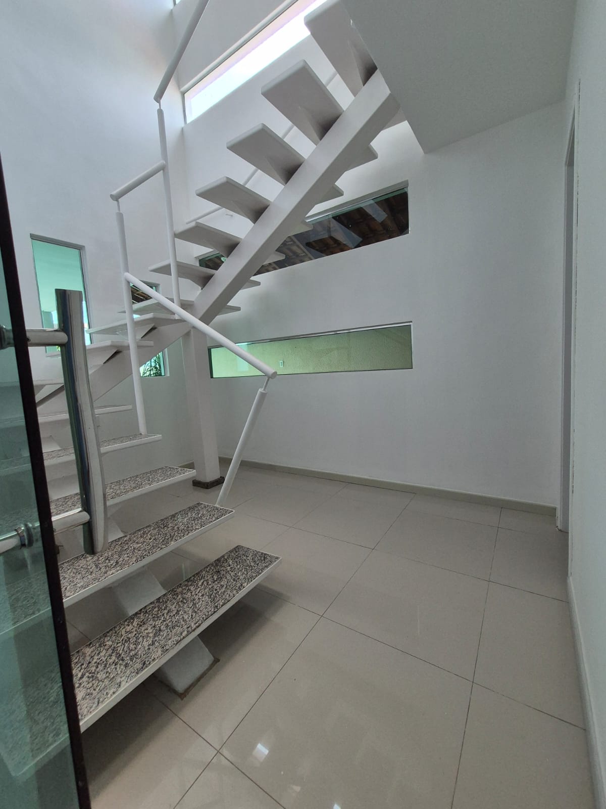 Imagem Casa de Condomínio com 3 Quartos à Venda ou Locação, 300 m²em Tarumã - Manaus
