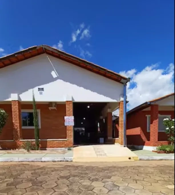 Imagem Casa de Condomínio com 3 Quartos à Venda, 130 metros em Setor Lagoa Quente - Caldas Novas
