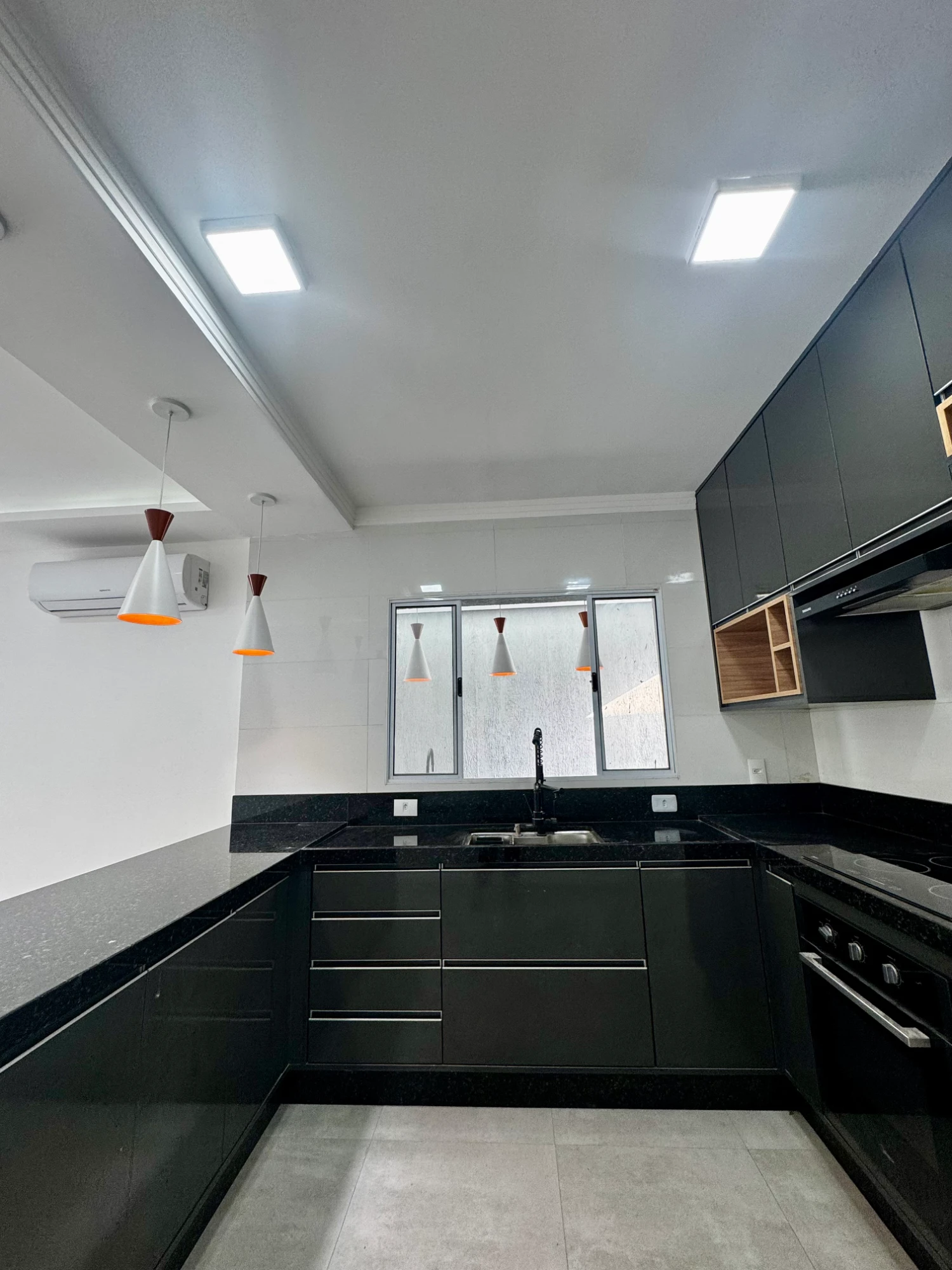 Foto do imóvel: Casa com 2 Quartos à Venda, 60 m² em Praia das Palmeiras - Caraguatatuba