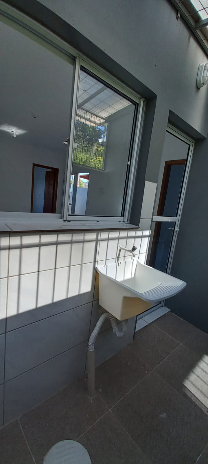 Imagem Casa de Condomínio com 2 Quartos à Venda, 48 m² em Jardim dos Lagos - Guaíba