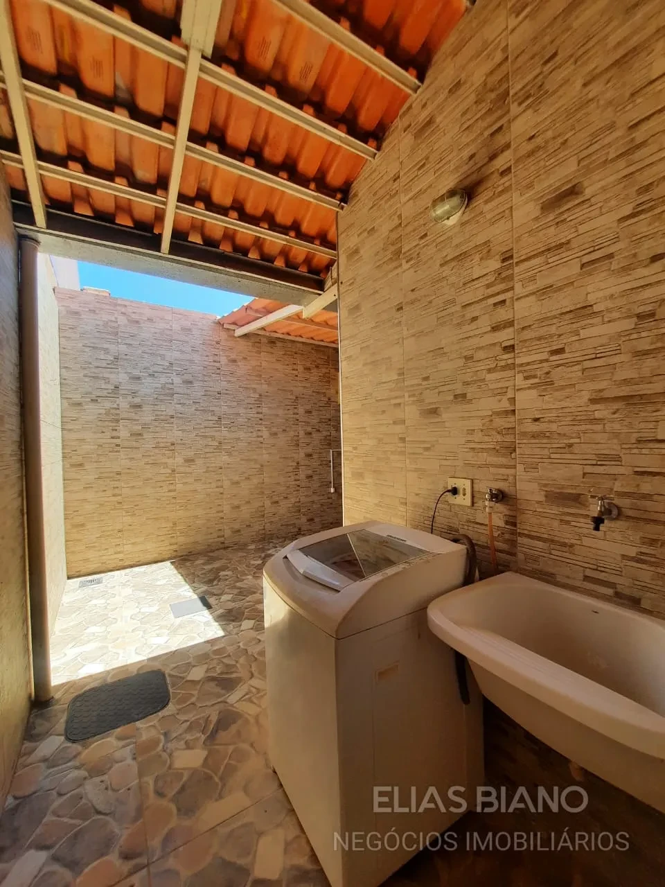 Imagem Casa de Condomínio com 3 Quartos à Venda, 122 m² em Residencial Florais do Planalto - Valparaíso de Goiás