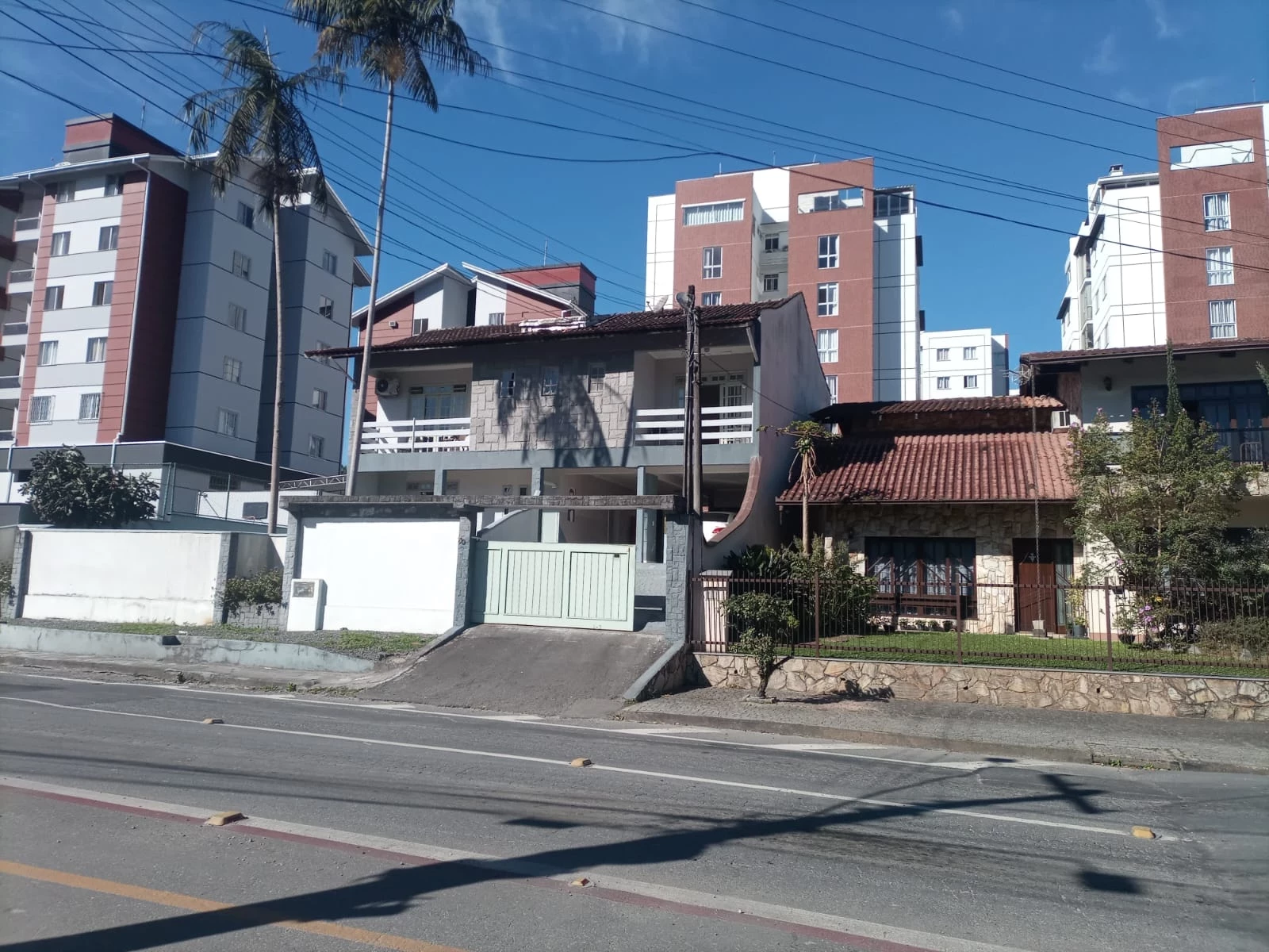 Foto do imóvel: Sobrado com 6 Quartos à Venda, 240 m² em Floresta - Joinville