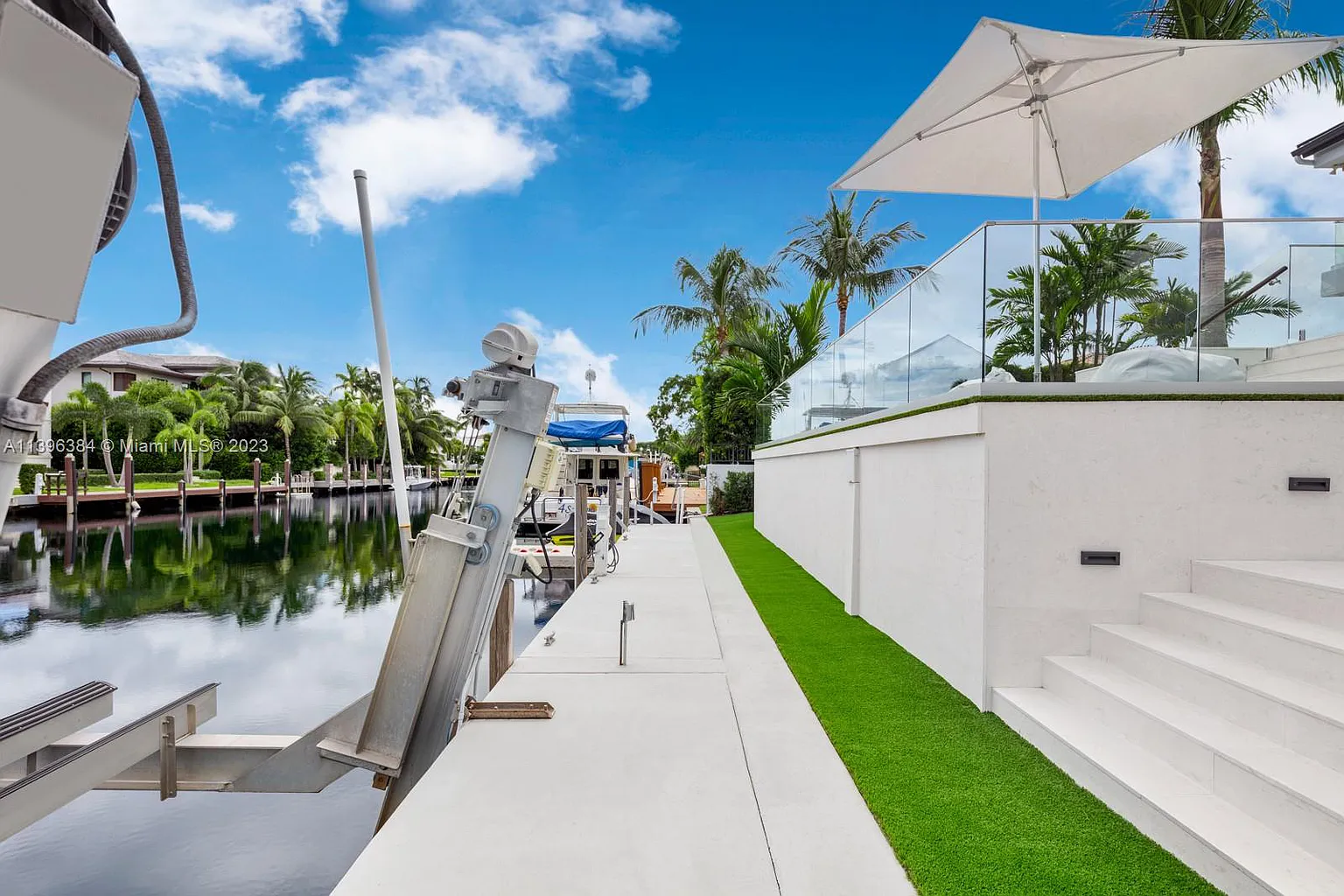 Foto do imóvel: Casa de Condomínio com 6 Quartos à Venda, 492 m²em Alphaville Residencial Um - Barueri