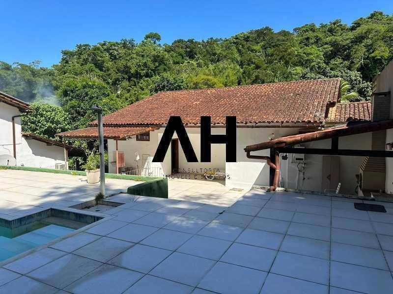 Imagem Casa com 4 Quartos à Venda, em Muriqui - Niterói