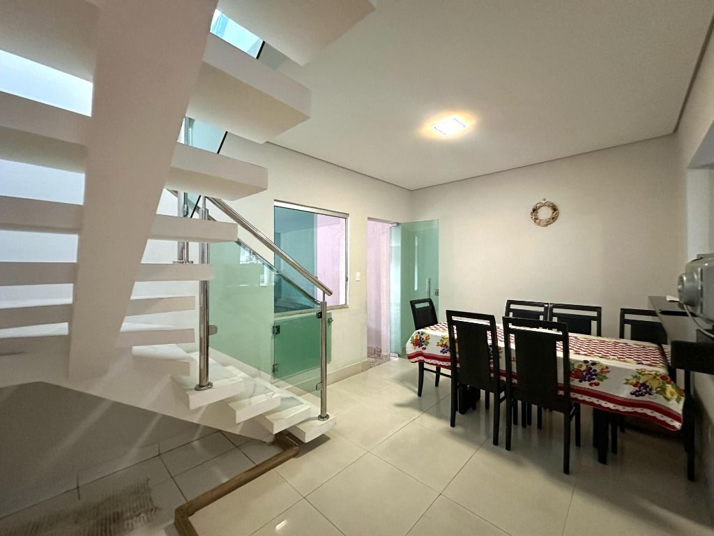 Imagem Casa com 3 Quartos à Venda, 122 m² em Planalto - Belo Horizonte