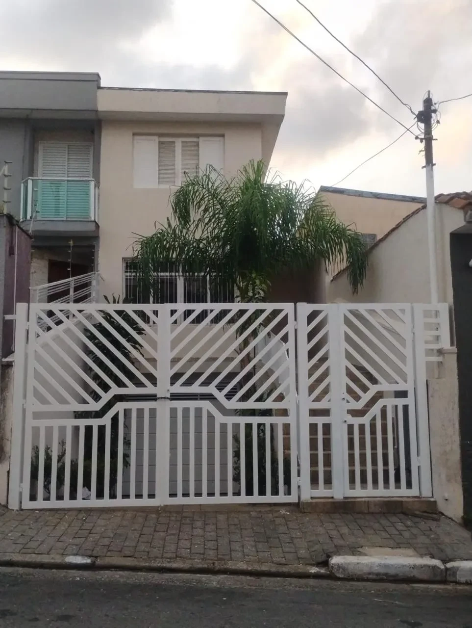 Sobrado com 3 Quartos para Alugar, 157 m² em Vila Carrão - São Paulo