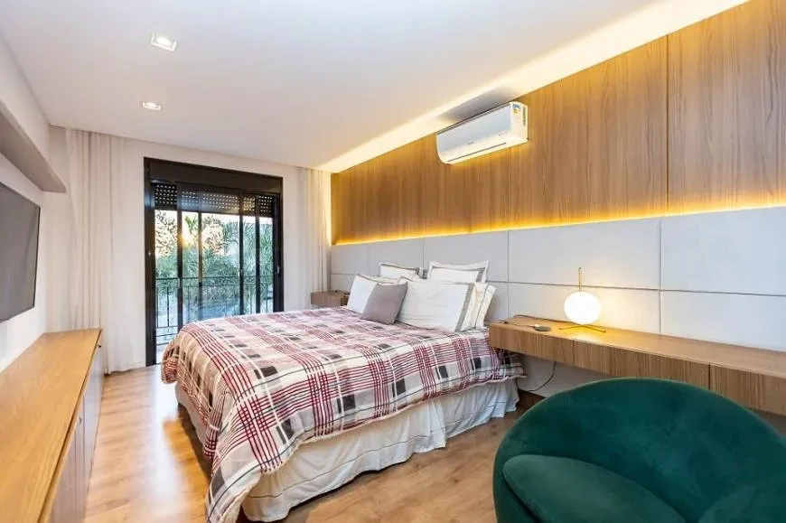 Imagem Casa com 4 Quartos à Venda, 320 metros em Bom Retiro - Curitiba