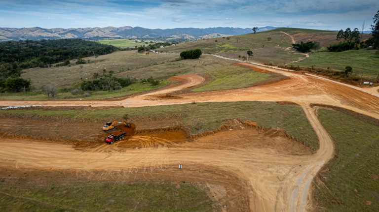 Terreno à Venda, 300 m² em Borda da Mata - Caçapava