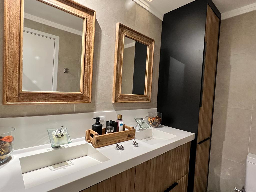 Imagem Apartamento com 3 Quartos à Venda, 181 m²em Cambuí - Campinas