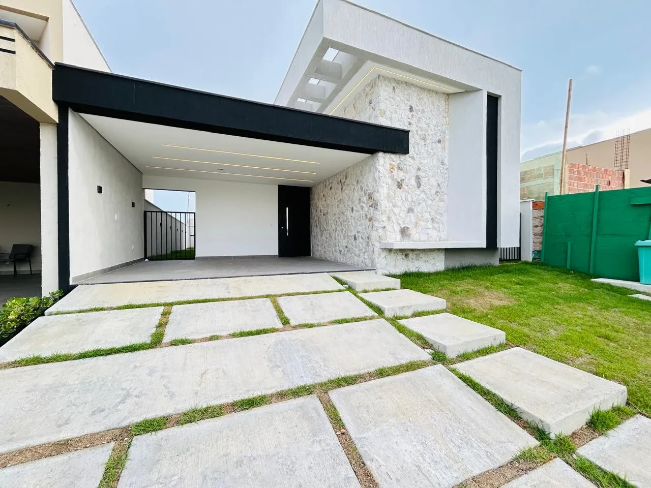 Casa de Condomínio com 3 Quartos à Venda, 144 m² em Cidade Alpha - Eusébio