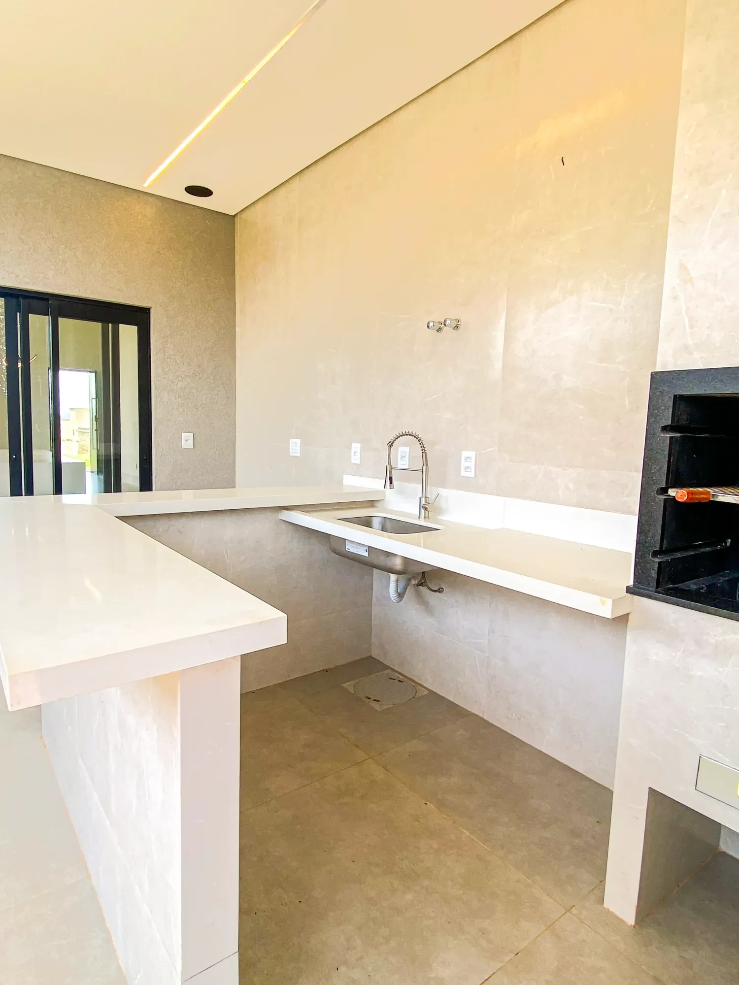 Imagem Casa de Condomínio com 3 Quartos à Venda, 180 metro em Terras Alpha Residencial 1 - Senador Canedo
