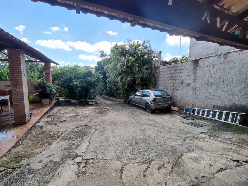 Foto do imóvel: Casa com 4 Quartos à Venda, 200 m² em São Benedito - Santa Luzia