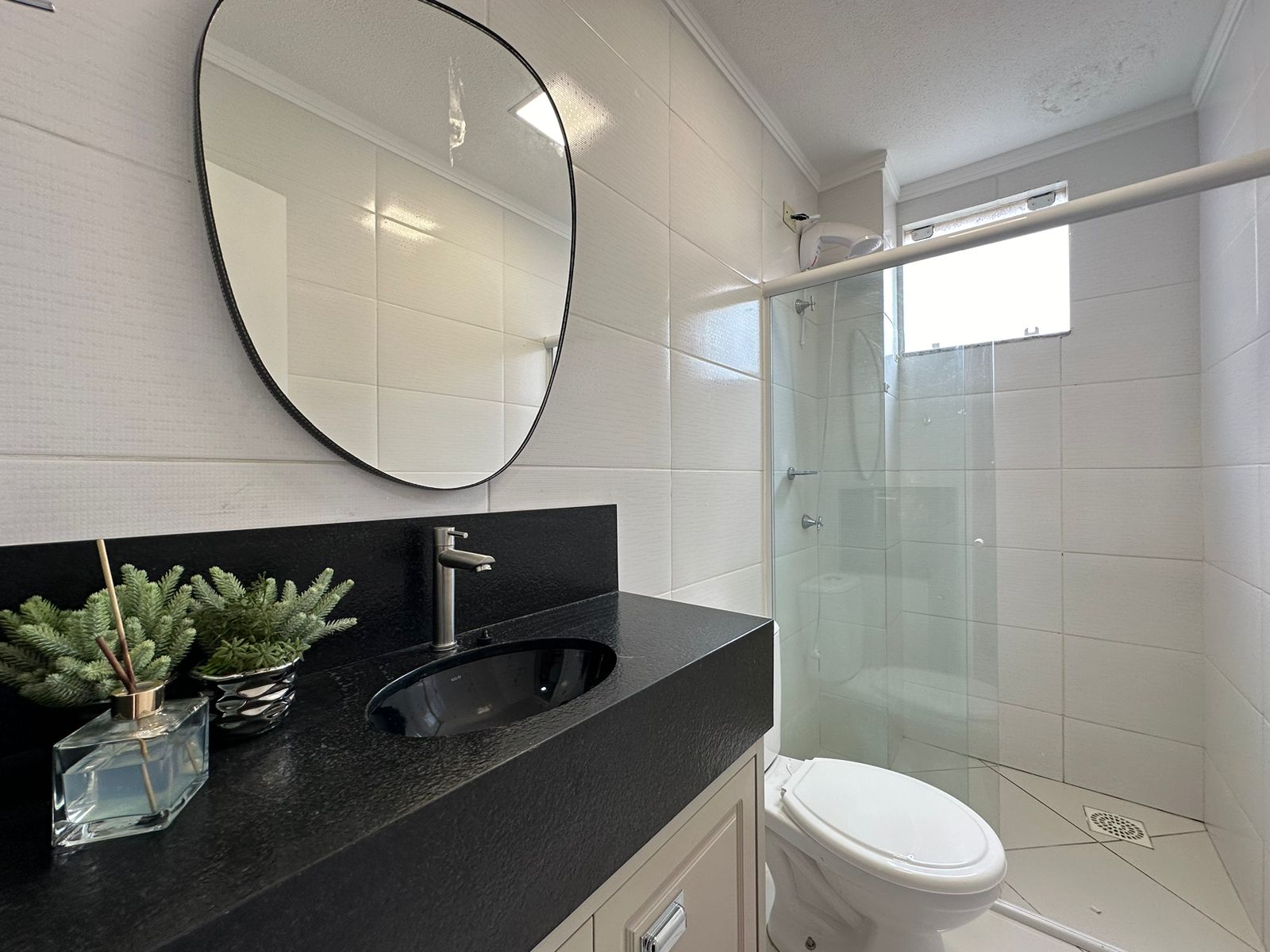Imagem Apartamento com 2 Quartos à Venda, 60 m²em Meia Praia - Itapema