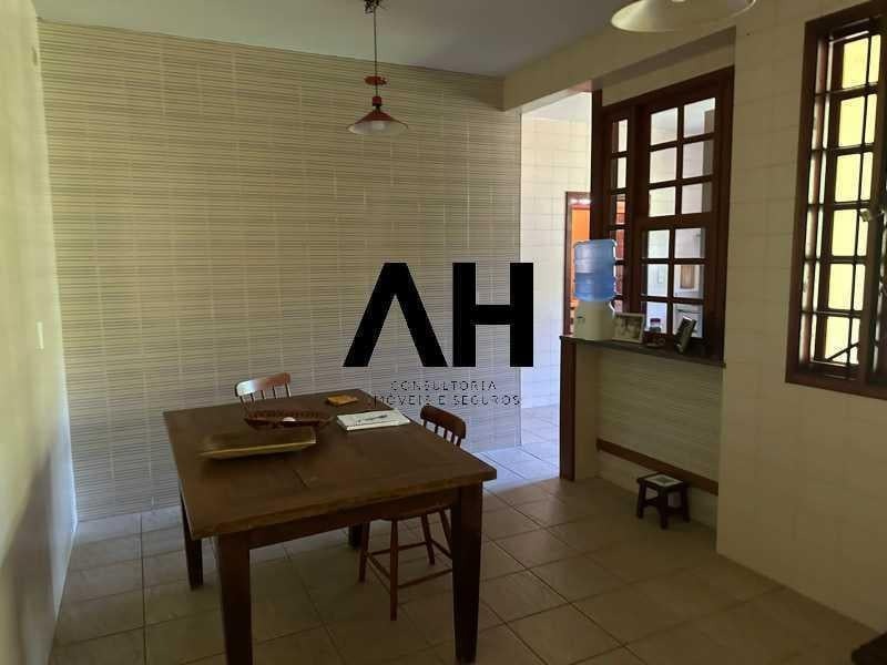 Imagem Casa com 4 Quartos à Venda, em Muriqui - Niterói