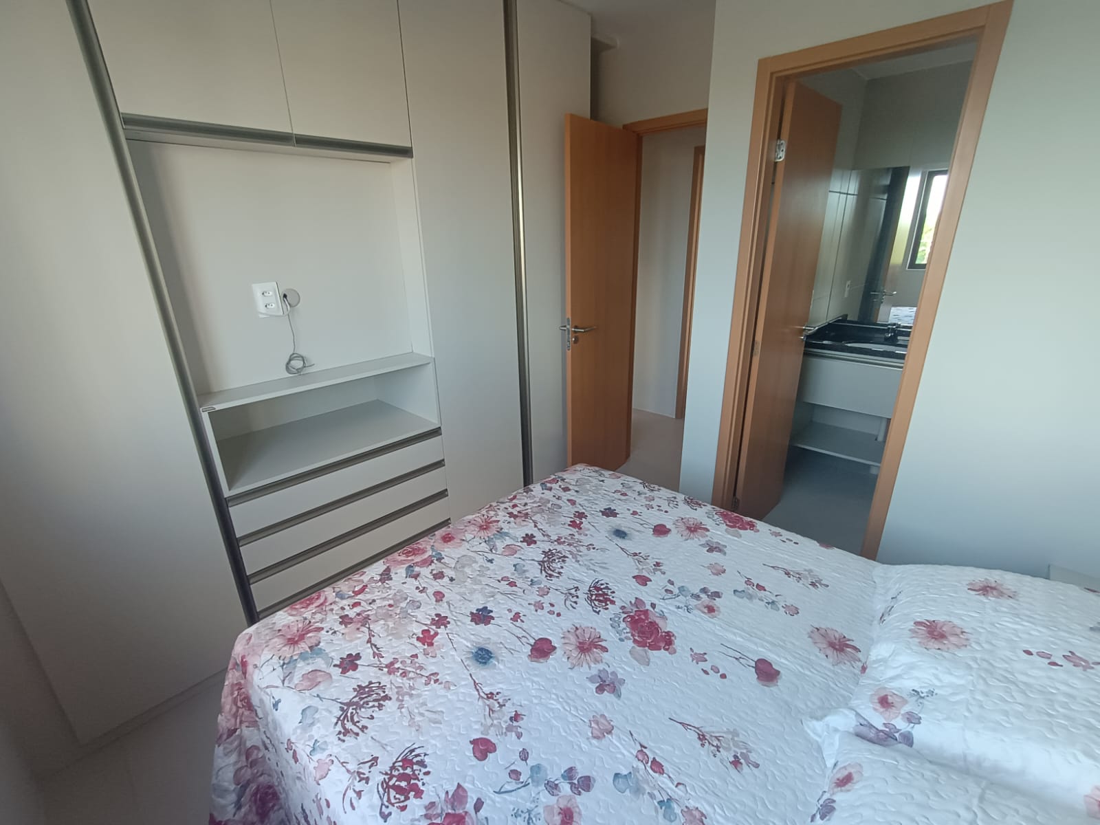 Imagem Apartamento com 3 Quartos à Venda, 71 m² em Cordeiro - Recife