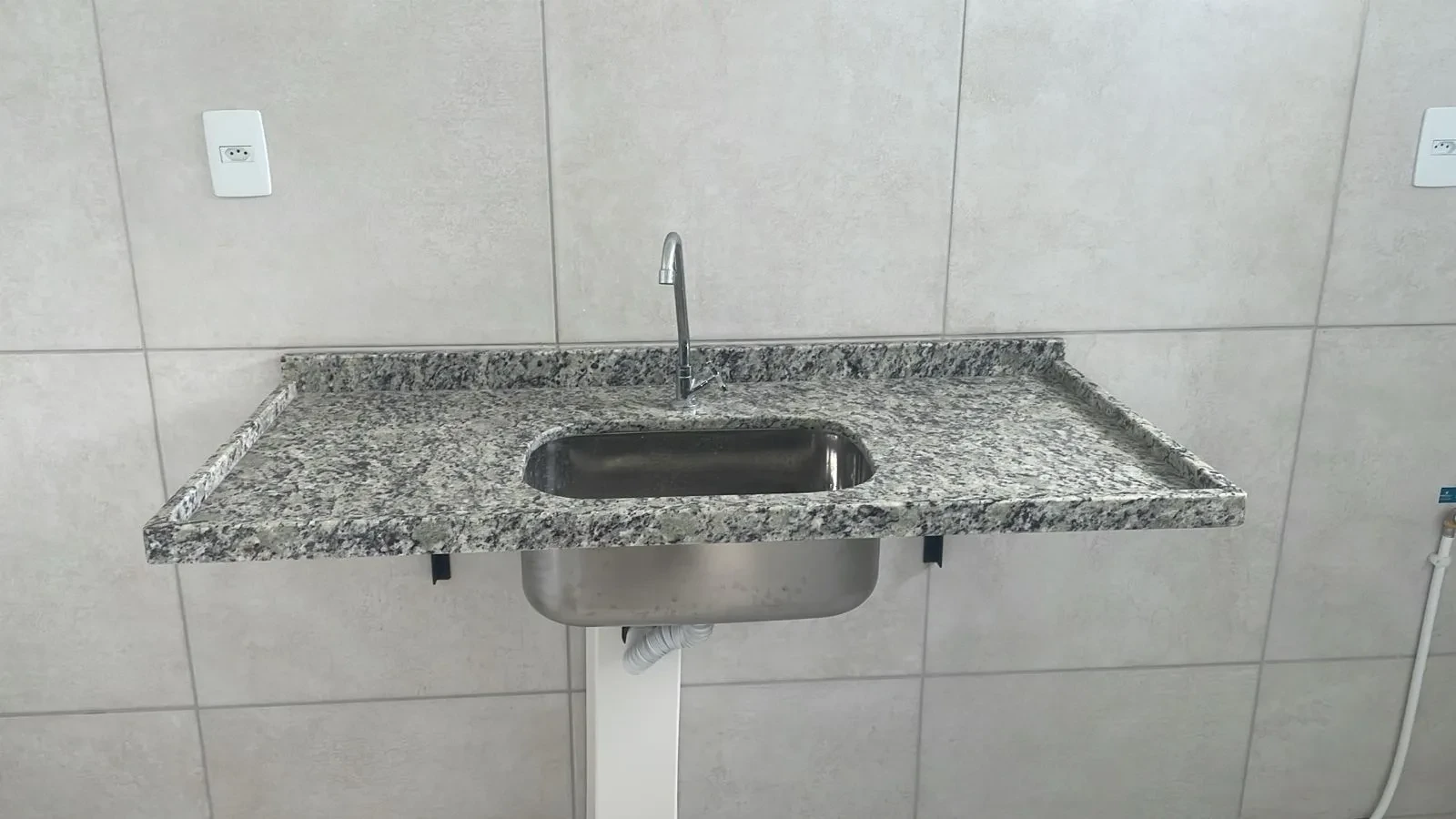 Imagem Apartamento com 2 Quartos à Venda, 45 metros em Caxangá - Recife