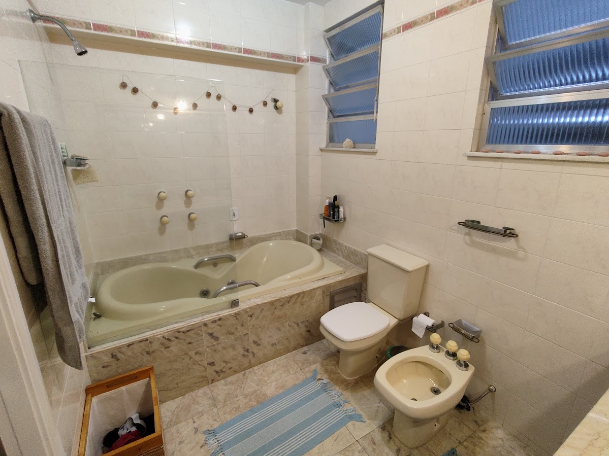Imagem Apartamento com 3 Quartos à Venda, 165 m²em Copacabana - Rio de Janeiro