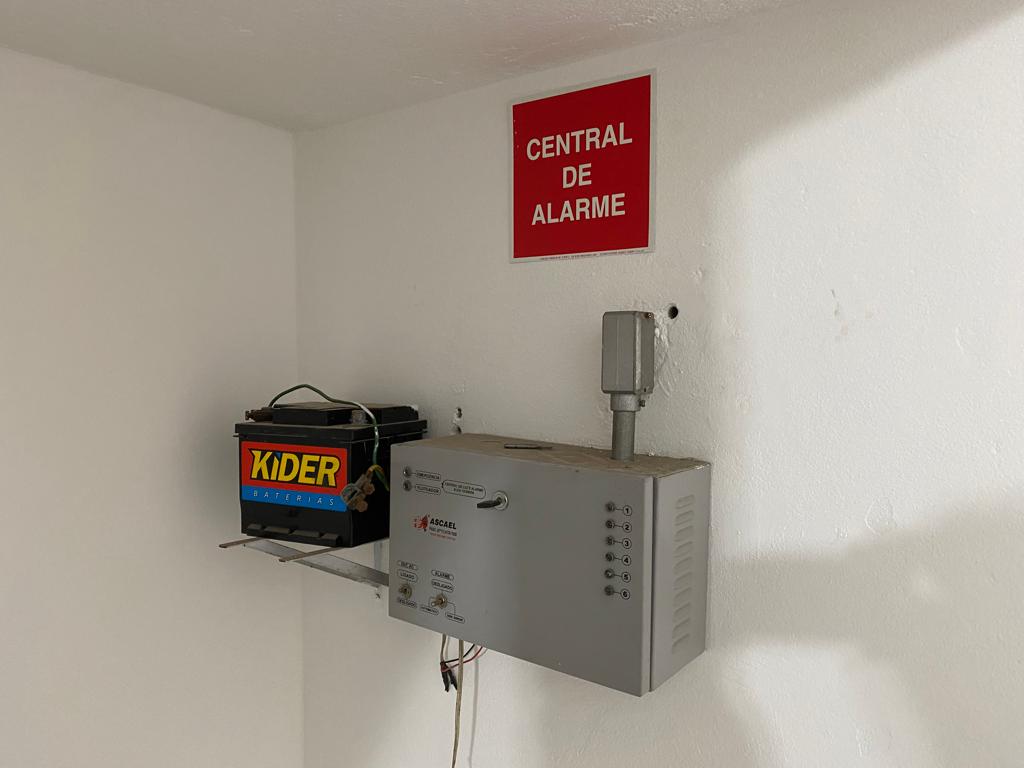 Foto do imóvel: Galpão para Alugar, 1.300 m² em Jardim Henriqueta - Taboão da Serra