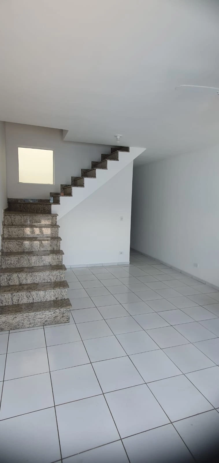 Foto do imóvel: Sobrado com 3 Quartos à Venda ou Locação, 100 m² em Praia das Palmeiras - Caraguatatuba