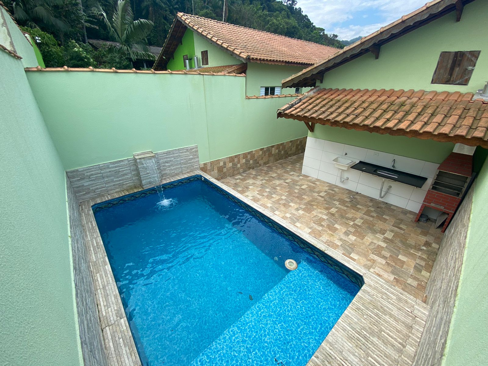 Casa com 2 Quartos à Venda, 76 m²em Pedreira - Mongaguá