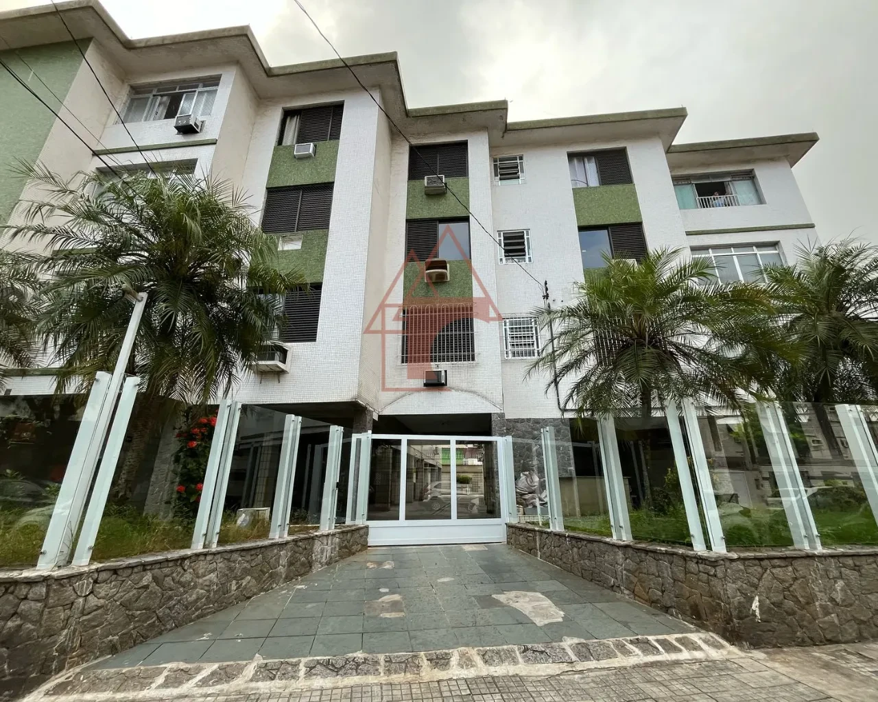 Imagem Apartamento com 2 Quartos à Venda, 69 m² em Encruzilhada - Santos