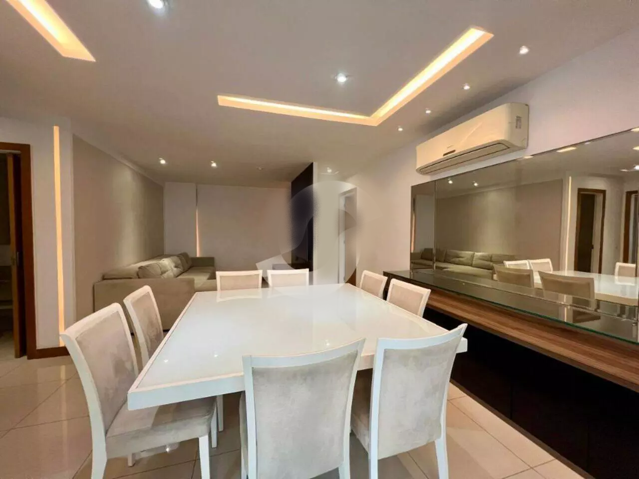 Imagem Cobertura com 4 Quartos à Venda, 300 m²em Icaraí - Niterói