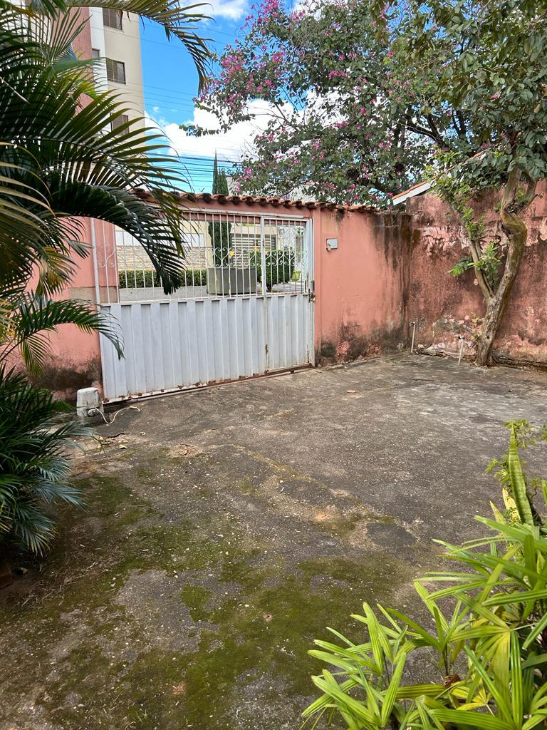 Imagem Casa com 3 Quartos à Venda, 211 m²em Jardim América - Goiânia