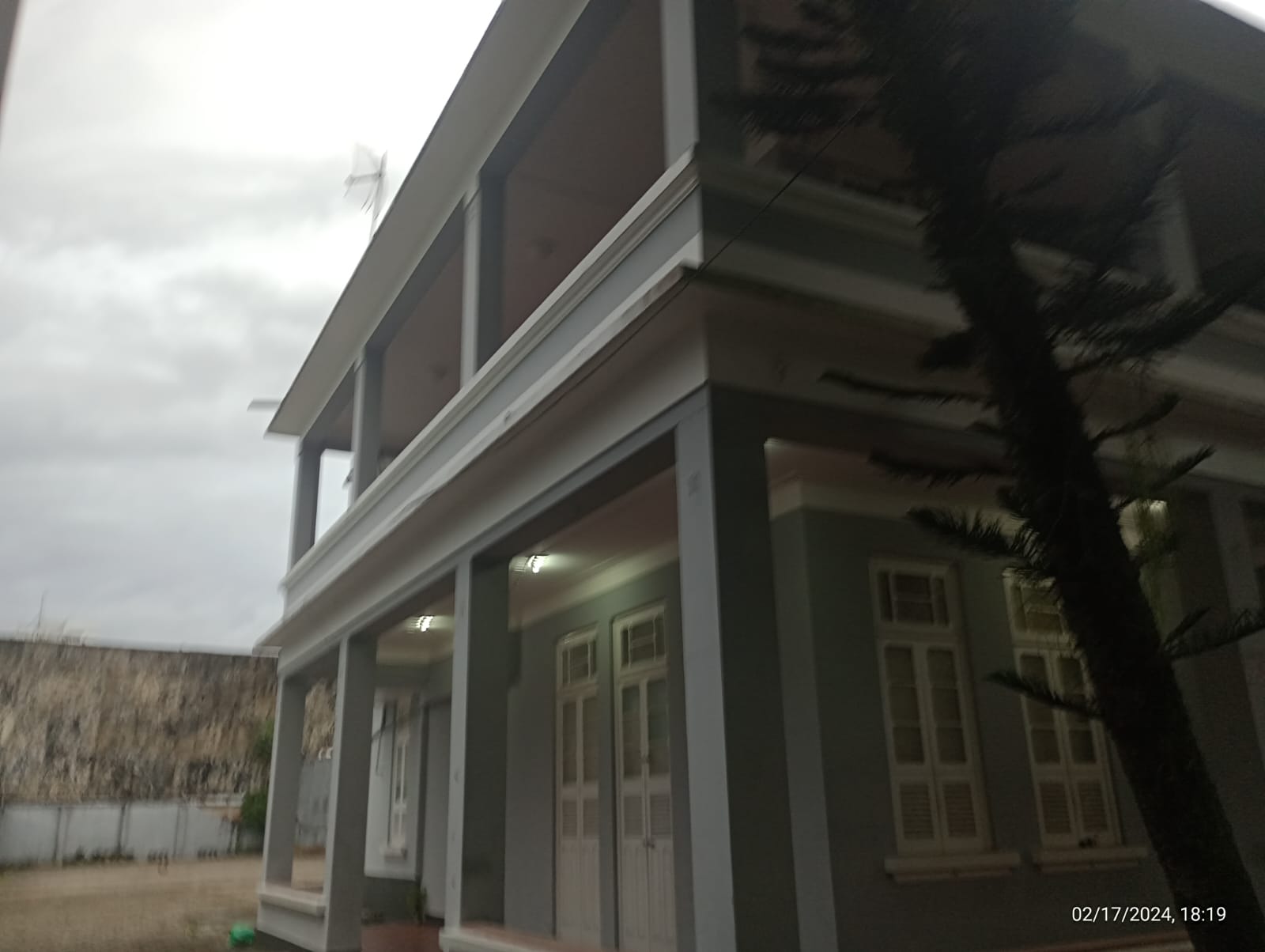 Imagem Sobrado com 5 Quartos para Alugar, 600 m²em Batista Campos - Belém