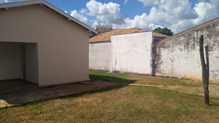 Imagem Casa com 2 Quartos à Venda,  em Amizade - Araçatuba