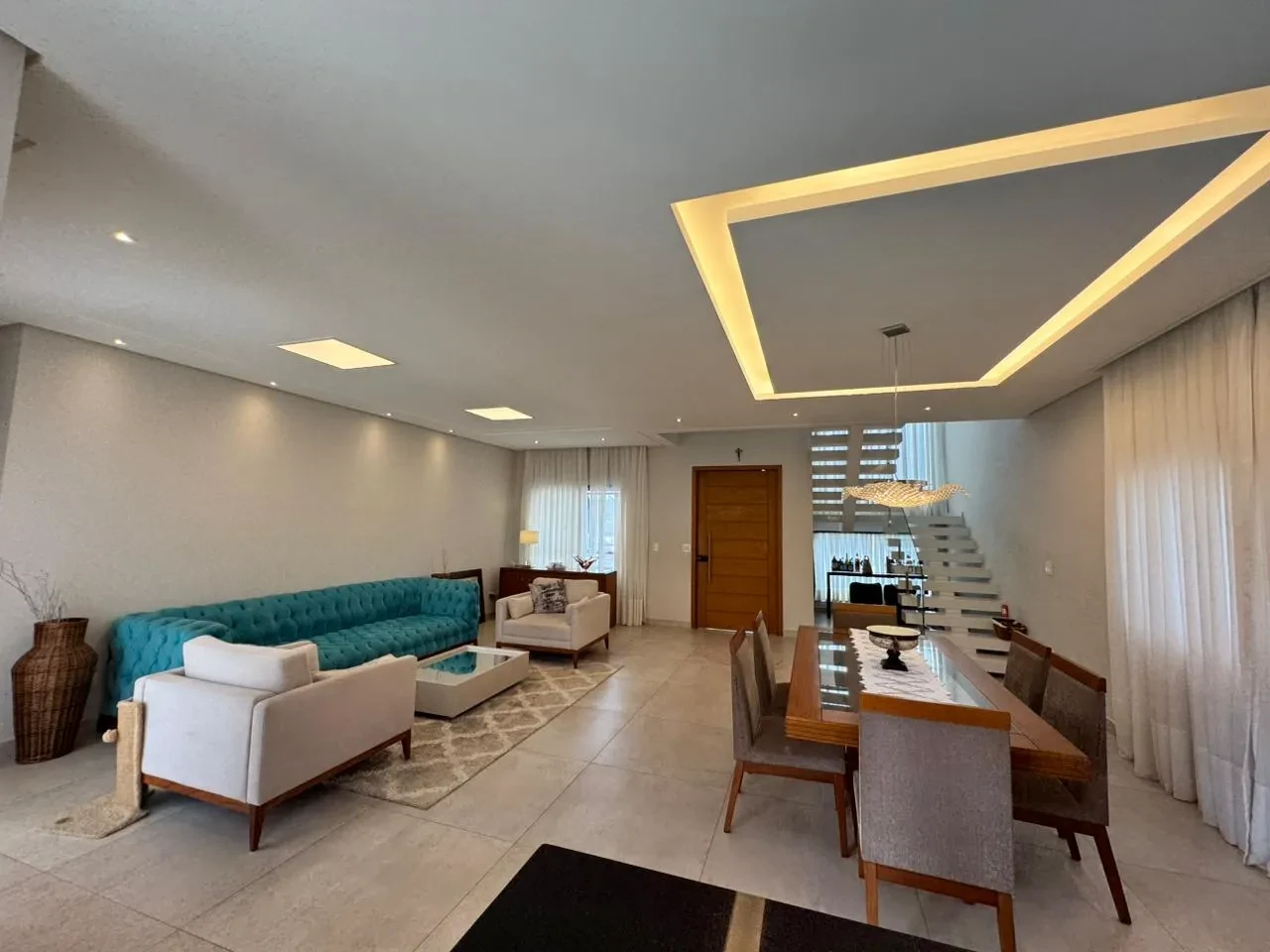 Foto do imóvel: Sobrado com 5 Quartos à Venda, 325 m² em Condomínio Residencial Monaco - São José dos Campos