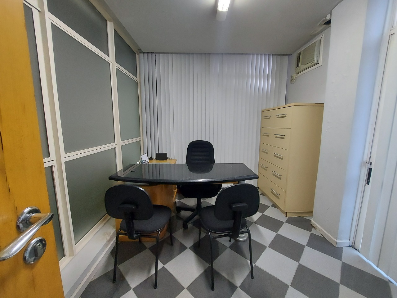 Foto do imóvel: Sala Comercial à Venda, 169 m²em Centro - Florianópolis