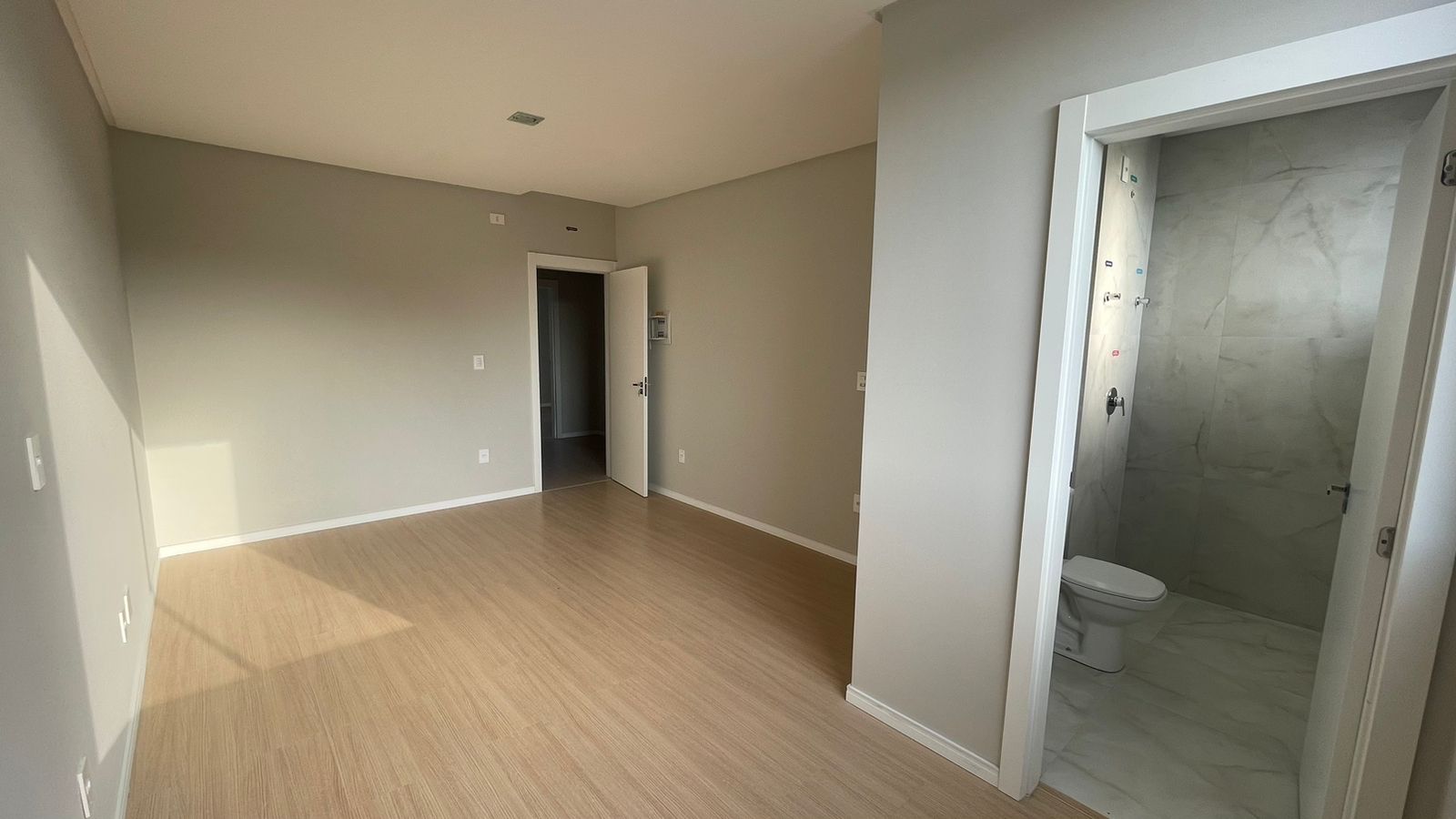 Imagem Sobrado com 3 Quartos à Venda, 124 m²em Centro - Camboriú