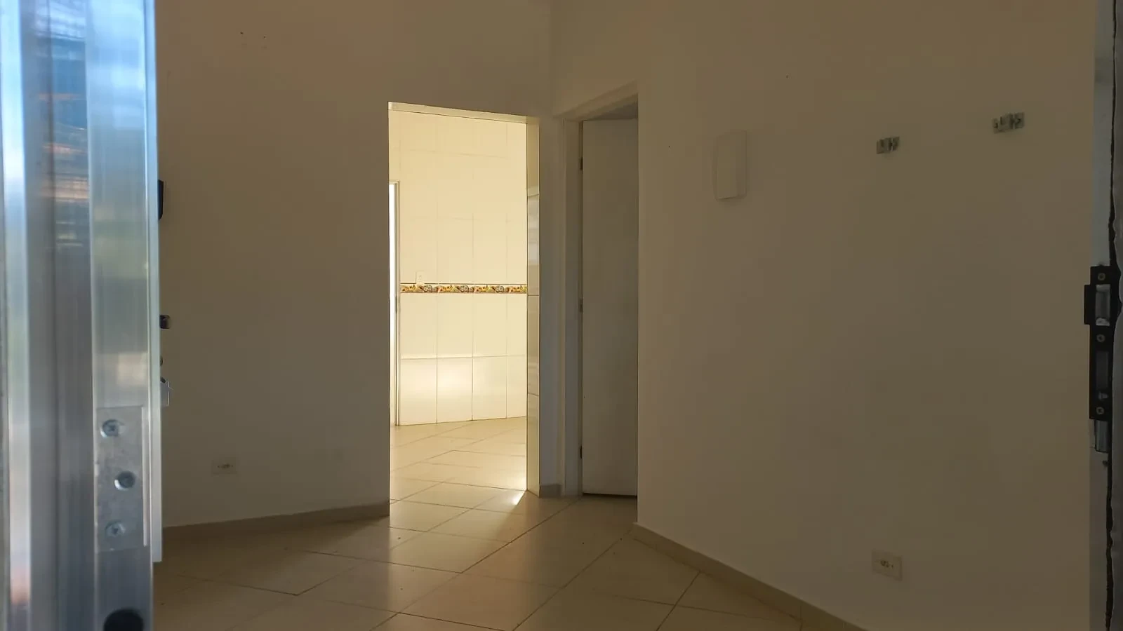 Imagem Casa com 1 Quarto para Alugar, 40 metro em Jardim Daysy - São Paulo