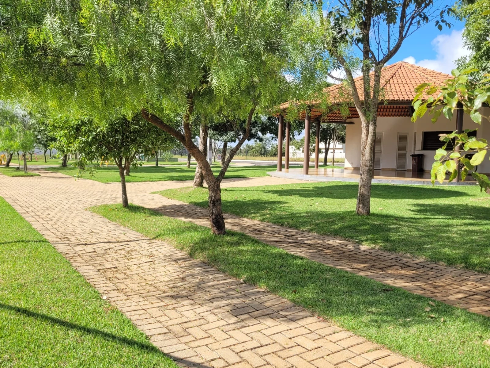 Imagem Terreno em Condomínio à Venda, 250 m² em Aragoiânia - Aragoiânia