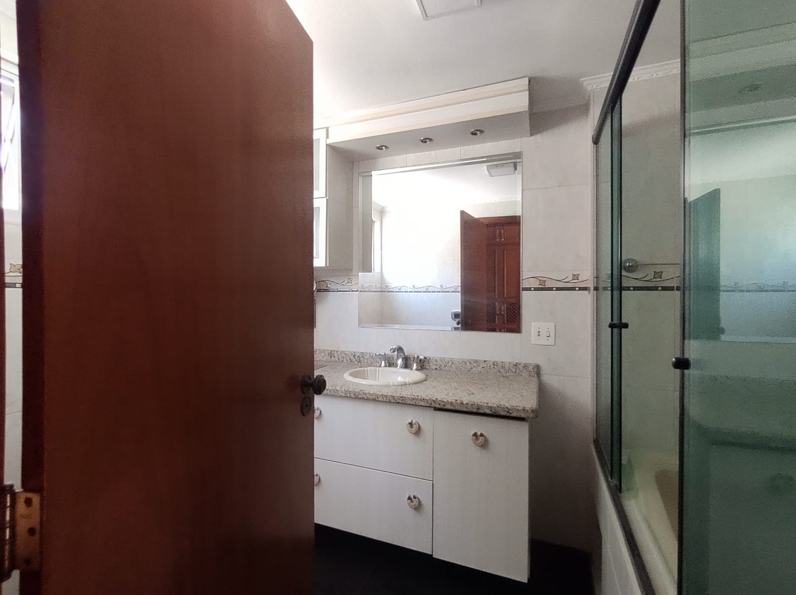 Imagem Apartamento com 3 Quartos à Venda ou Temporada, 136 m²em Vila Pompéia - São Paulo