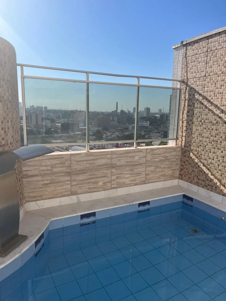 Imagem Cobertura com 4 Quartos para Alugar, 250 m² em Centro-Sul - Cuiabá