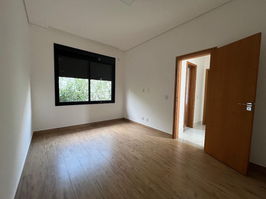 Foto do imóvel: Casa de Condomínio com 4 Quartos à Venda, 260 m² em Várzea - Lagoa Santa