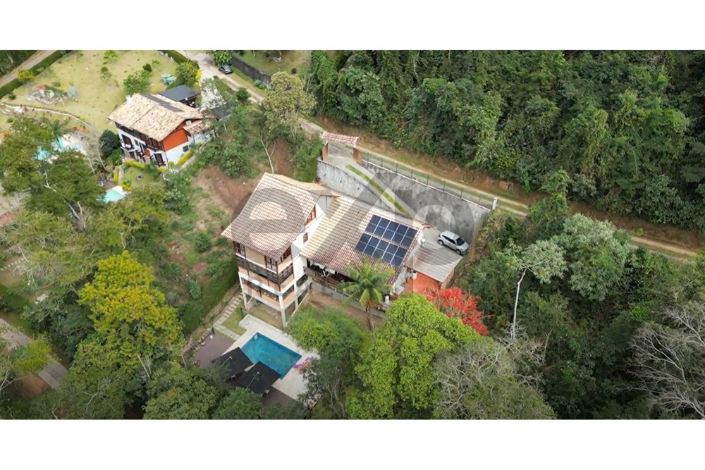 Foto do imóvel: Casa de Condomínio com 5 Quartos à Venda, 317 m² em Itaipava - Petrópolis