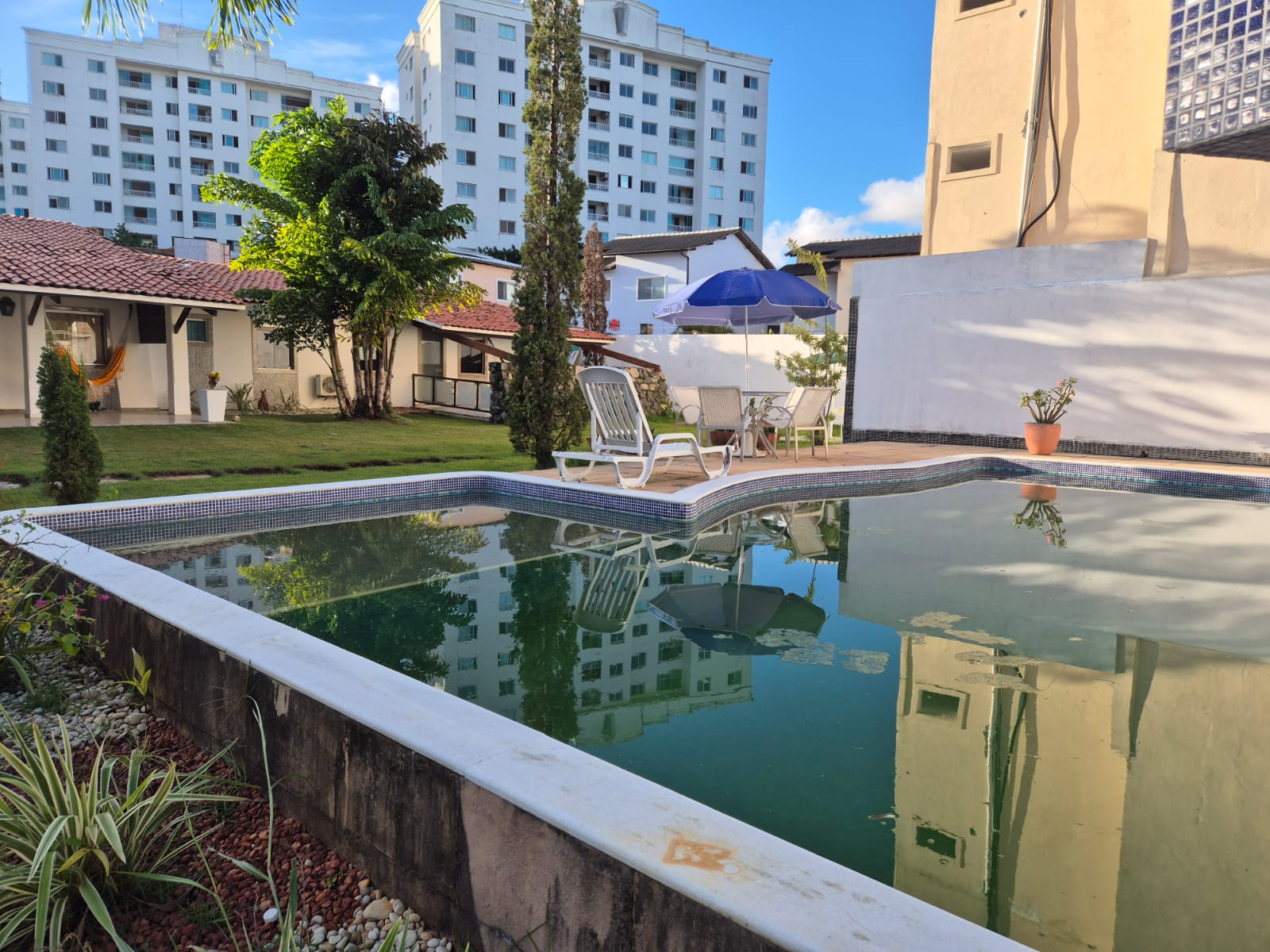 Imagem Casa com 4 Quartos à Venda, 600 m²em Centro - Lauro de Freitas