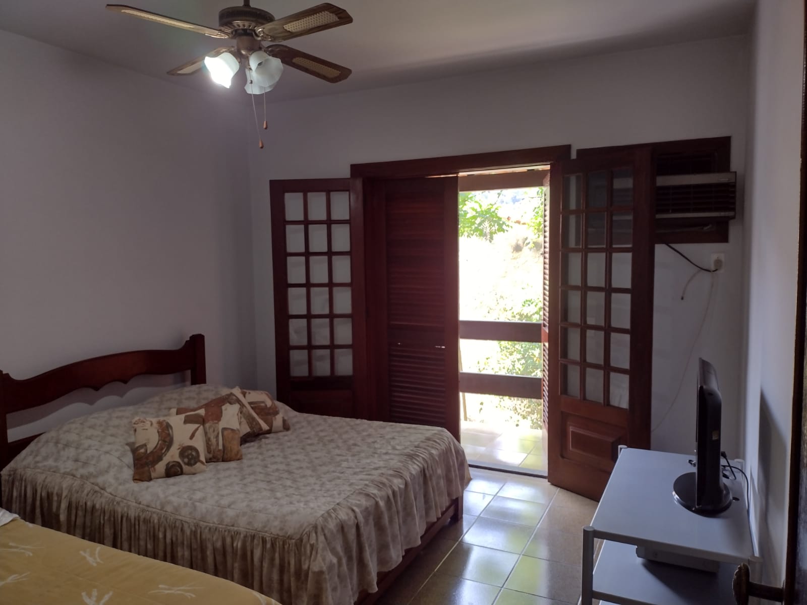 Imagem Casa com 4 Quartos à Venda, 442 m²em Piratininga - Niterói