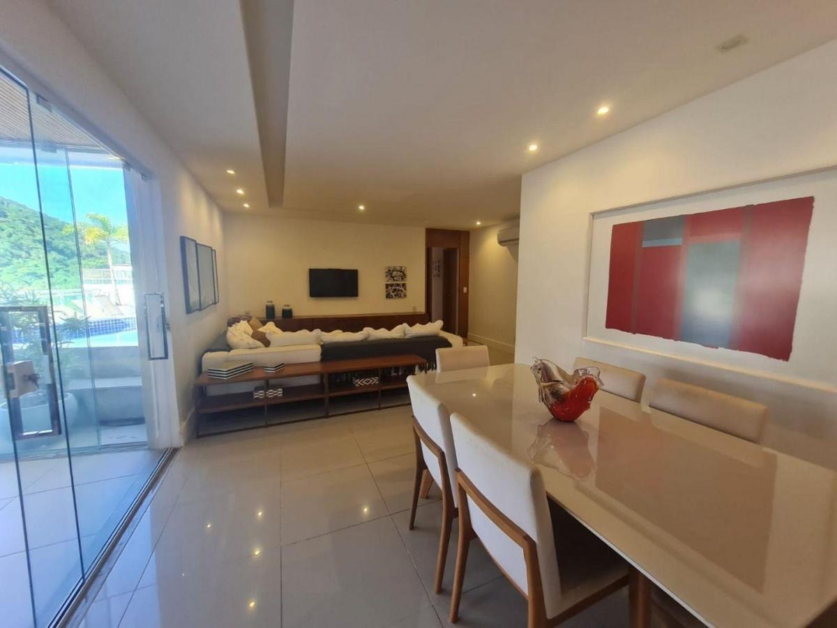 Imagem Apartamento com 4 Quartos à Venda, 263 m²em Camboinhas - Niterói