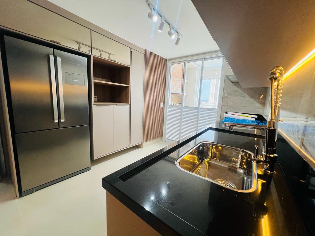 Imagem Apartamento com 3 Quartos à Venda, 181 m²em Cambuí - Campinas