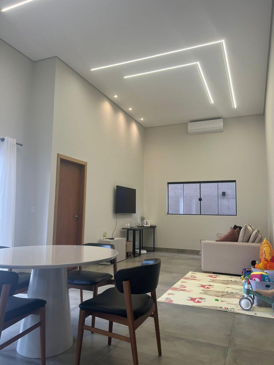 Imagem Casa com 3 Quartos à Venda, 200 m² em Parque Residencial Rita Vieira - Campo Grande