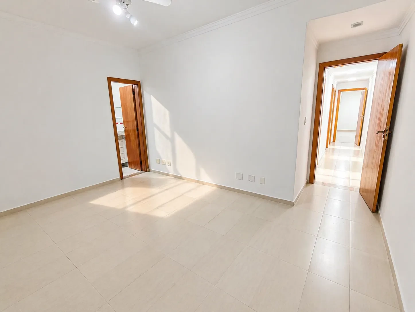 Imagem Casa com 4 Quartos à Venda, 239 m² em Embaré - Santos