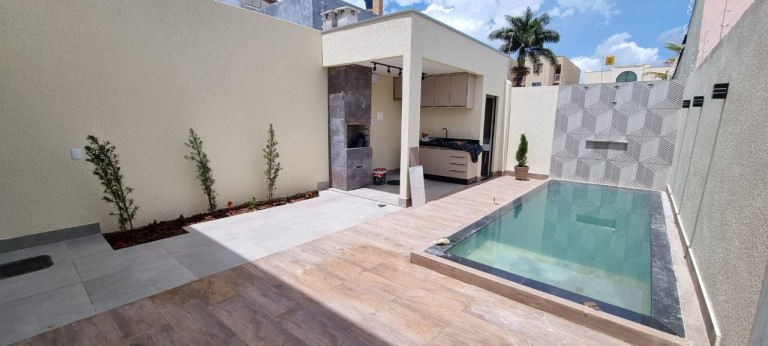 Foto do imóvel: Sobrado com 3 Quartos à Venda, 151 m² em Parque Esplanada III - Valparaíso de Goiás