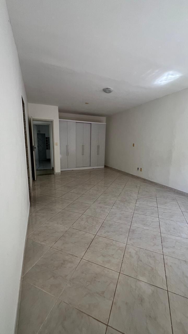Imagem Casa com 3 Quartos para Alugar, 200 m²em Buraquinho - Lauro de Freitas