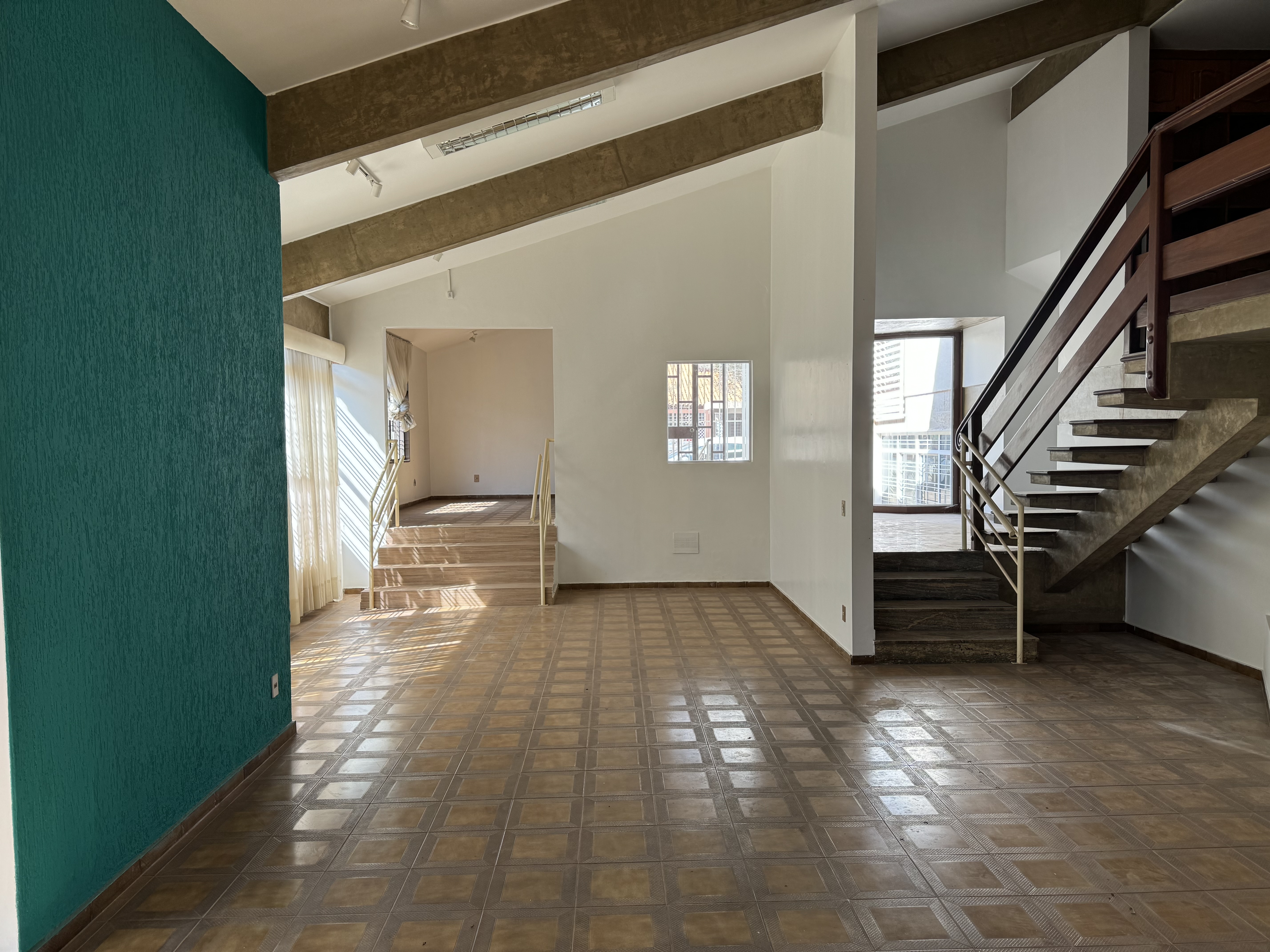 Foto do imóvel: Sobrado com 5 Quartos para Alugar, 450 m² em Setor Bueno - Goiânia