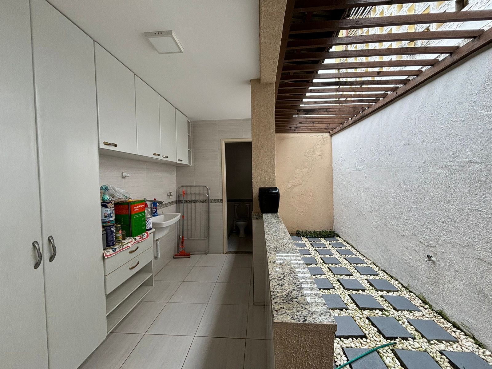 Imagem Casa com 3 Quartos para Alugar, 170 m²em Buraquinho - Lauro de Freitas